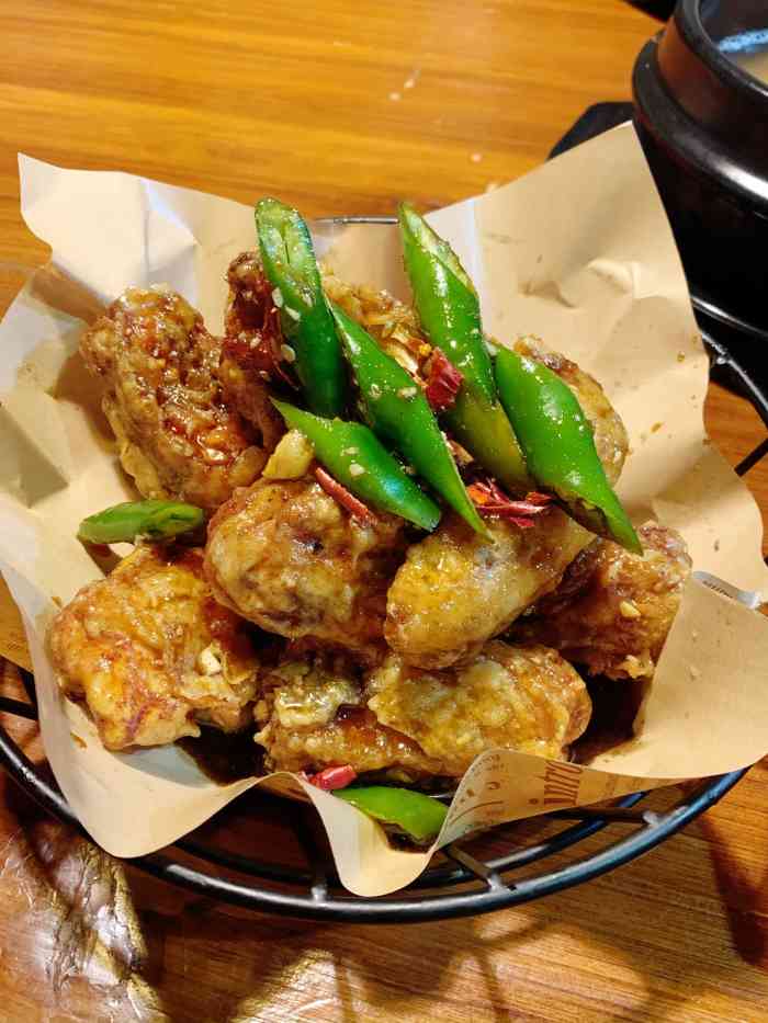 一乐韩国炸鸡(梅江店)-"「酱蒜鸡」第一口味道真的很惊艳!鸡肉很嫩.