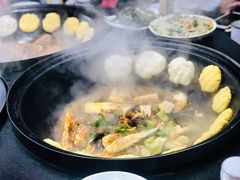 大骨头酸菜锅-缘福乡村铁锅炖民宿(八达岭店)