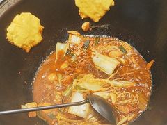 -鲁员外地锅鸡地锅鱼(龙湖江东天街店)