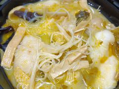 -渝是乎酸菜鱼(龙旗购物中心店)