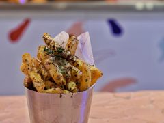 -Pinchy's Lobster & Champagne Bar