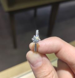 -威德钻石-克拉钻大本营(南京东路店)