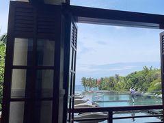 -亚龙湾喜来登·美景台大堂吧