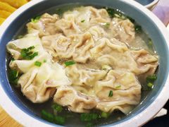 三鲜牛肉馄饨-老新隆牛肉锅贴(新街口店)