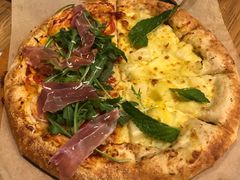 -乐凯撒披萨(东方新世界店)