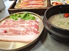 -围炉肉舍•炭烤活鳗•丹东海鲜烤肉(步行街店)