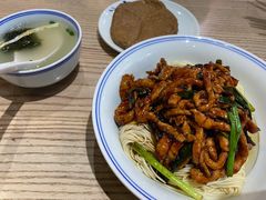 肉丝葱油拌面-君东记本帮面馆(天钥桥路店)