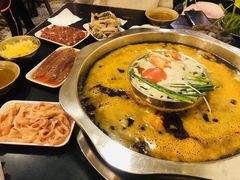 鸳鸯锅-邓莽子老火锅(中兴路总店)