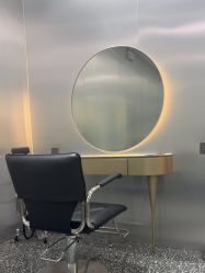 -Tloml salon