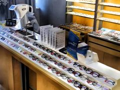 -优医视平价眼镜蔡司依视路折扣工厂店(德胜门店)