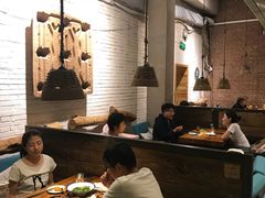 大堂-苹果树下艺术餐厅(宋庄店)