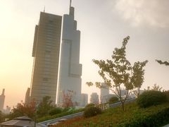 -UNI UNI(环亚凯瑟琳店)