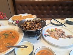 -梅利汴京烤鸭•开封豫菜地标店(东大街店)