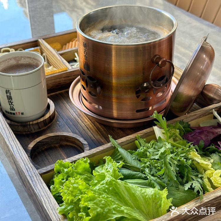 这是哈尔滨一家以养生为主的膳食小火锅！！！