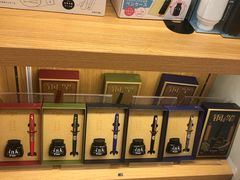 -百新书局(尚悦湾店)
