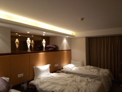 三人间-郑州粤海酒店(郑州二七广场店)