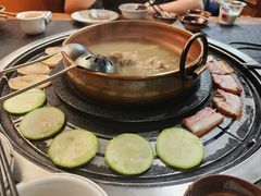 -阿山卓·野生菌火锅·纳西火塘烤肉