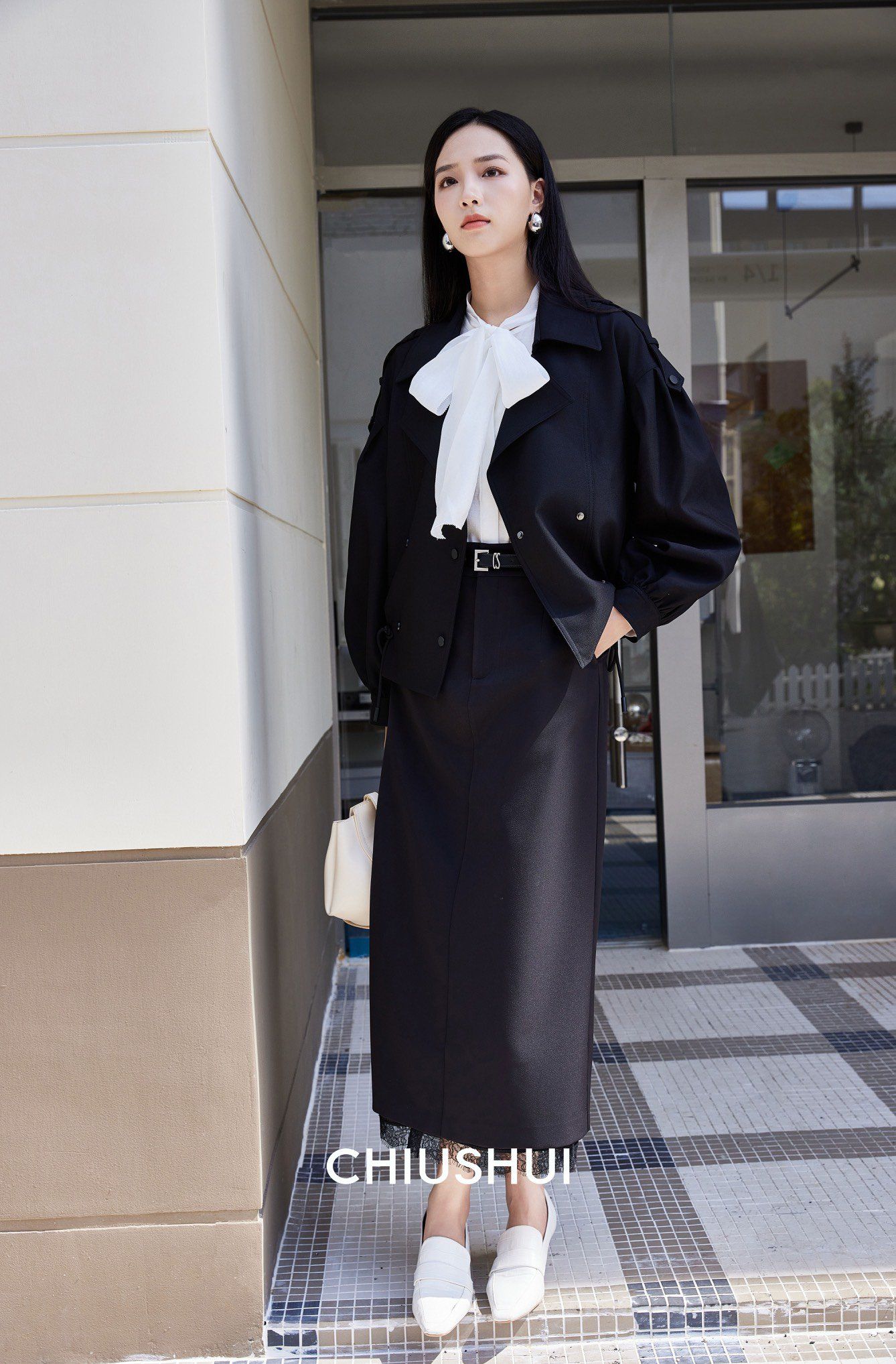 截短式风衣混搭优雅一步裙