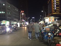 -覃记海鲜美食餐厅