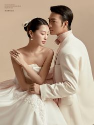 点击看大图 -至臻微拉婚纱摄影