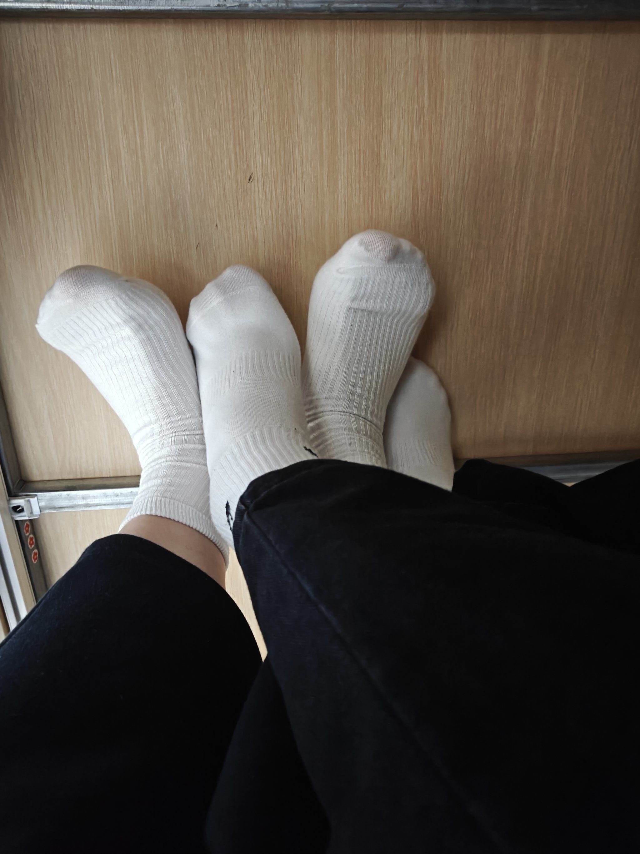 室内白袜悠闲时