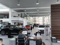 -上海星瀚奔驰4S店(红柳路店)