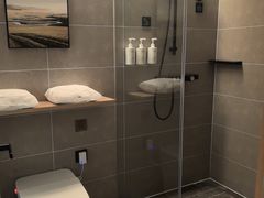 -杭州西湖湖滨银泰亚朵酒店