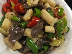 酸辣藕带炒鸭胗-小民大排档(光谷店)