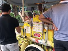 -詹爷爷乌节路街头冰淇淋
