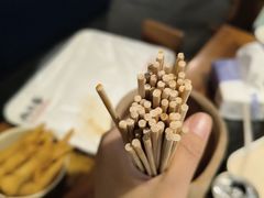 -两三事小郡肝串串香火锅(桂庙店)