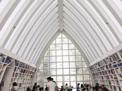 -钟书阁(松江泰晤士小镇店)