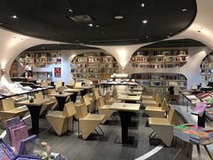 -钟书阁(珍园店)