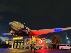 -席娜卡琳火车铁道夜市