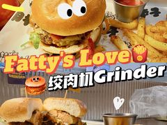 招牌鹅肝牛肉汉堡-Grinder 绞肉机汉堡(武定路店)