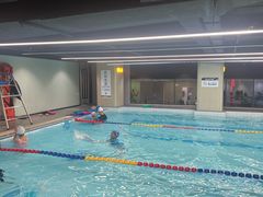 -小海豚国际游泳培训中心(浦东塘桥店)