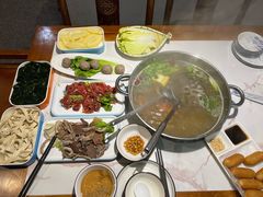 -乡土黄·鲜牛肉火锅·小龙虾(兴业街店)