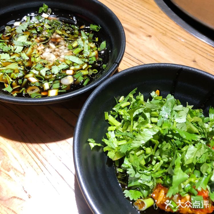 牛年吃狠牛，牛气冲天。