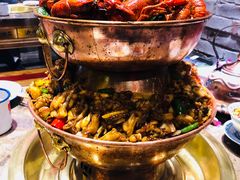 -沪小二炭火蛙锅(淮海中路美食不夜城店)