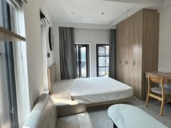 -同济大学(地铁站)