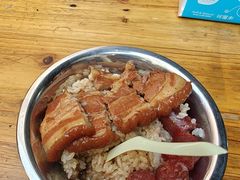 -梁阿婆廿年老牌扣肉糯米饭