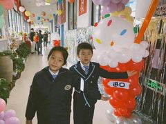 -杭州上海世界外国语小学