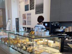 面包甜点陈列柜-SAANCI山池咖啡(海上世界文化艺术中心店)