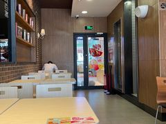 大堂-百富烤霸 烤鸡汉堡(喀什西路华润店)