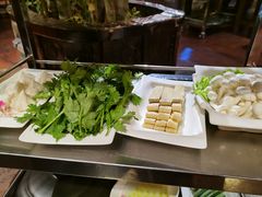 -大匠工房古船木艺术餐厅·猪肚鸡专门店(长白仙岛店)