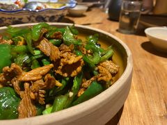 辣椒炒个肉-龙头烤羊排•烤全羊•精酿扎啤(厦滘店)