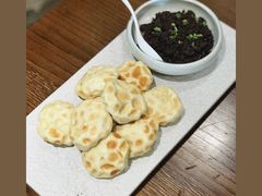 鲅鱼酱配石头饼-聚缘堂·海鲜私房菜(松岭路店)