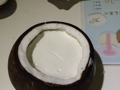 -志龙皇冠吃货椰子铺