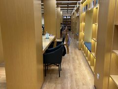 -漕河泾街道图书馆(漕河泾社区文化活动中心店)