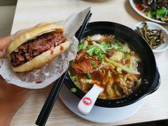 -闫家驴肉老店(华电一校店)