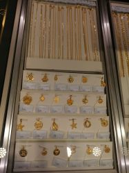 -周大福CHOW TAI FOOK(解放路天鸿小食代店)